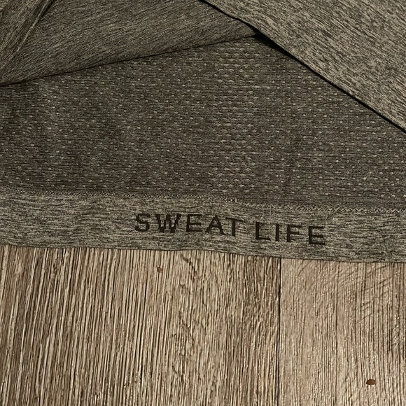 Lululemon Swiftly Tech Racerback Tank Top Gray Sleeveless Seamless Size 6 Small - Picture 3 of 7